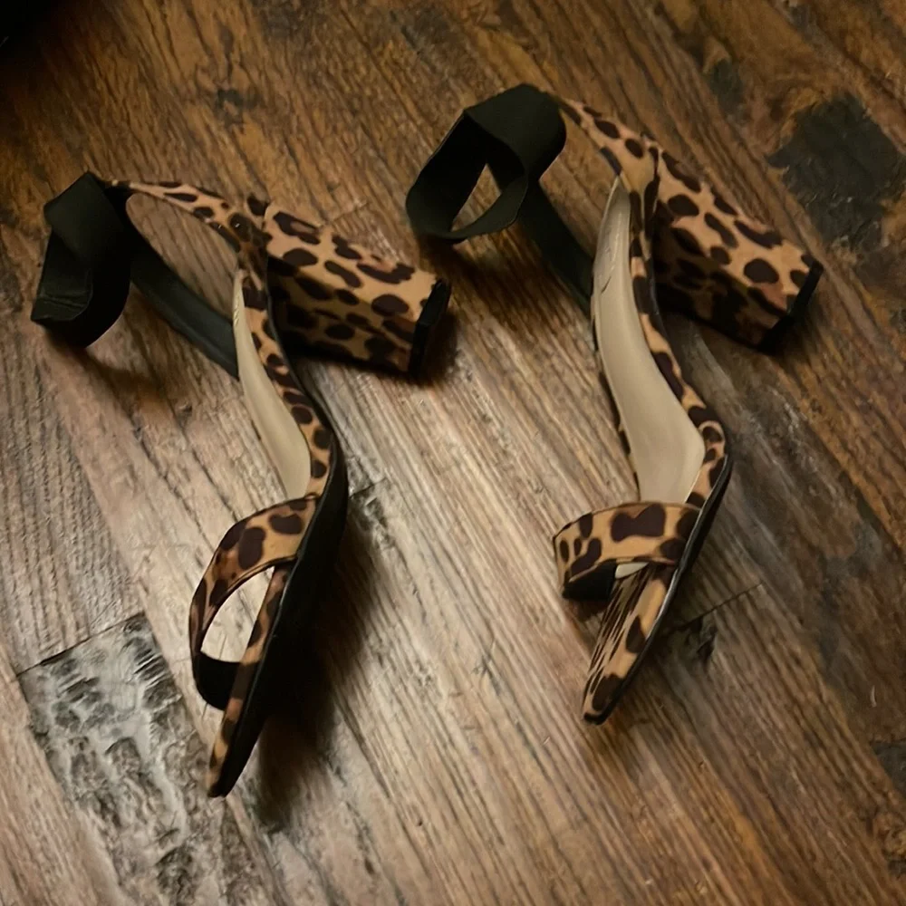 Animal print low heel new size 10 - Picture 3 of 3